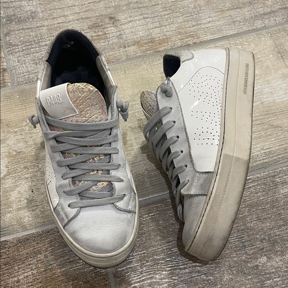 P448 Women's White Gray Sneakers with Iridescent Detail Size 39 (~8.5) - Picture 1 of 9